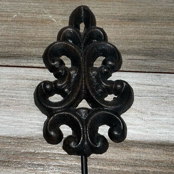 Reserved Ornate Cast Metal Wall Hook Scalloped Ornate Coat Hook HatRack Decorati - Picture 2 of 7